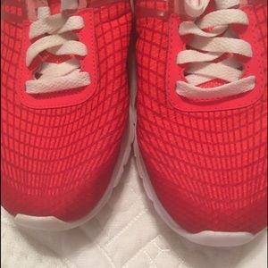 Red Reebok size 9